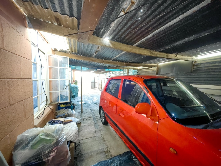 2 Bedroom Property for Sale in Eastridge Western Cape